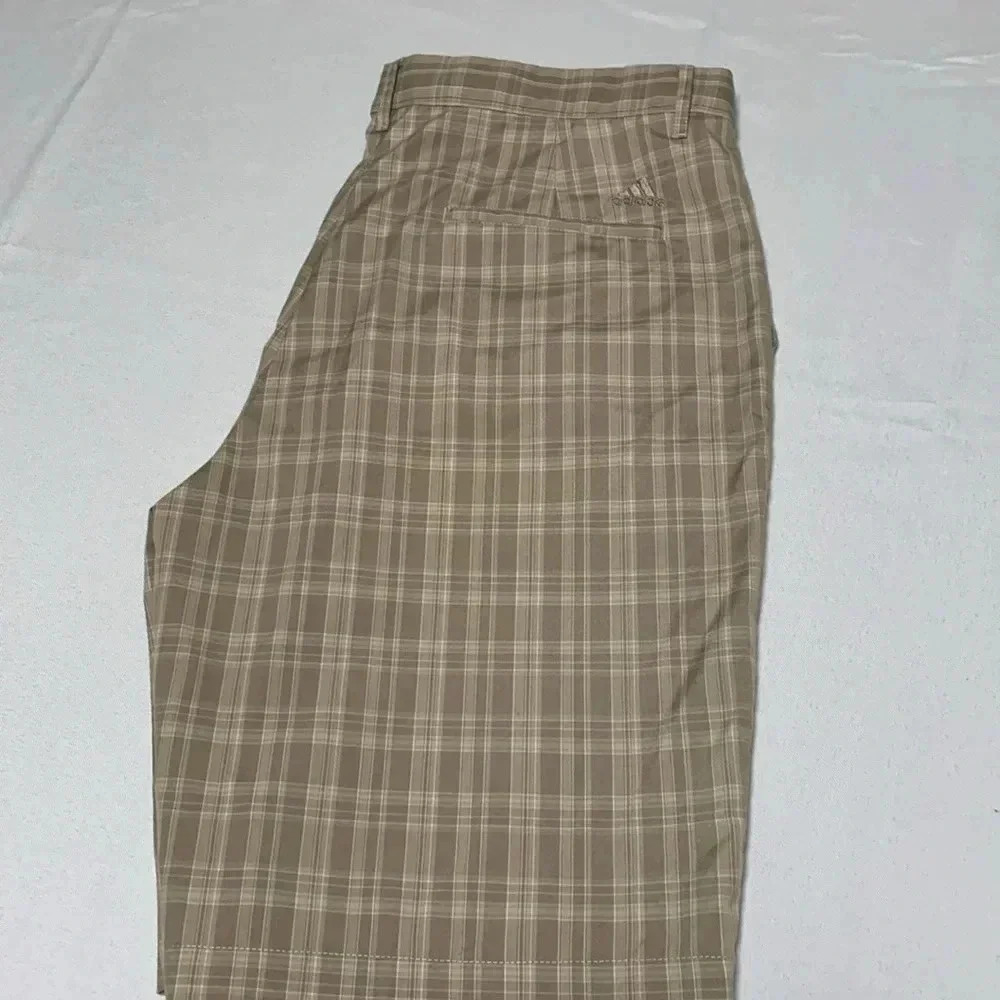 Adidas Men’s plaid golf Shorts Size 35 EUC - Picture 3 of 3